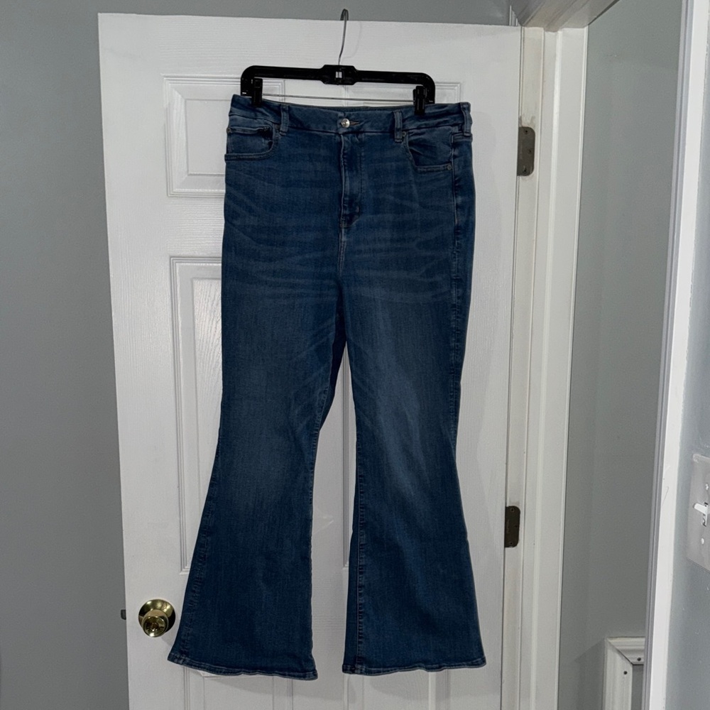 American Eagle Ne(x)t Level Curvy Super High-Waisted Flare Jean